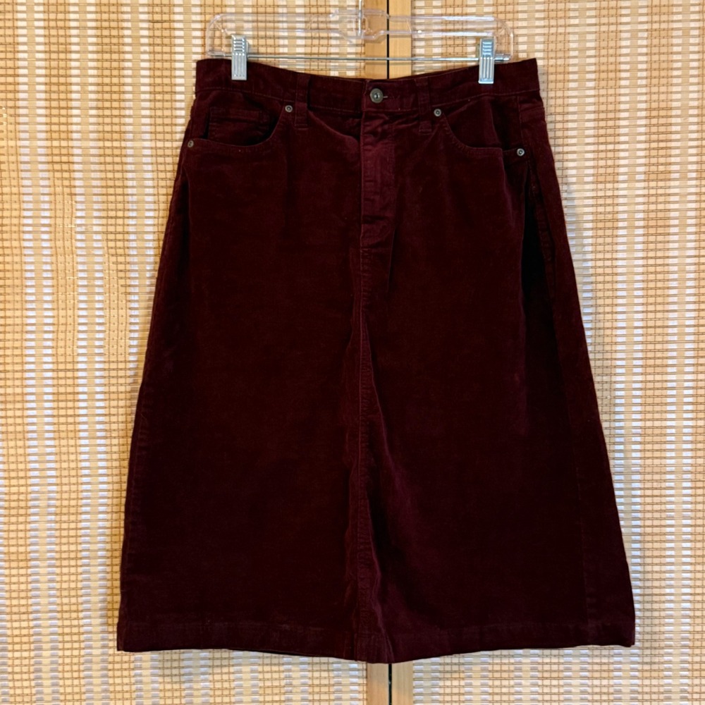 St Johns Bay Womens Burgundy Corduroy Midi Skirt Size 10 Wine A-Line 5-Pocket